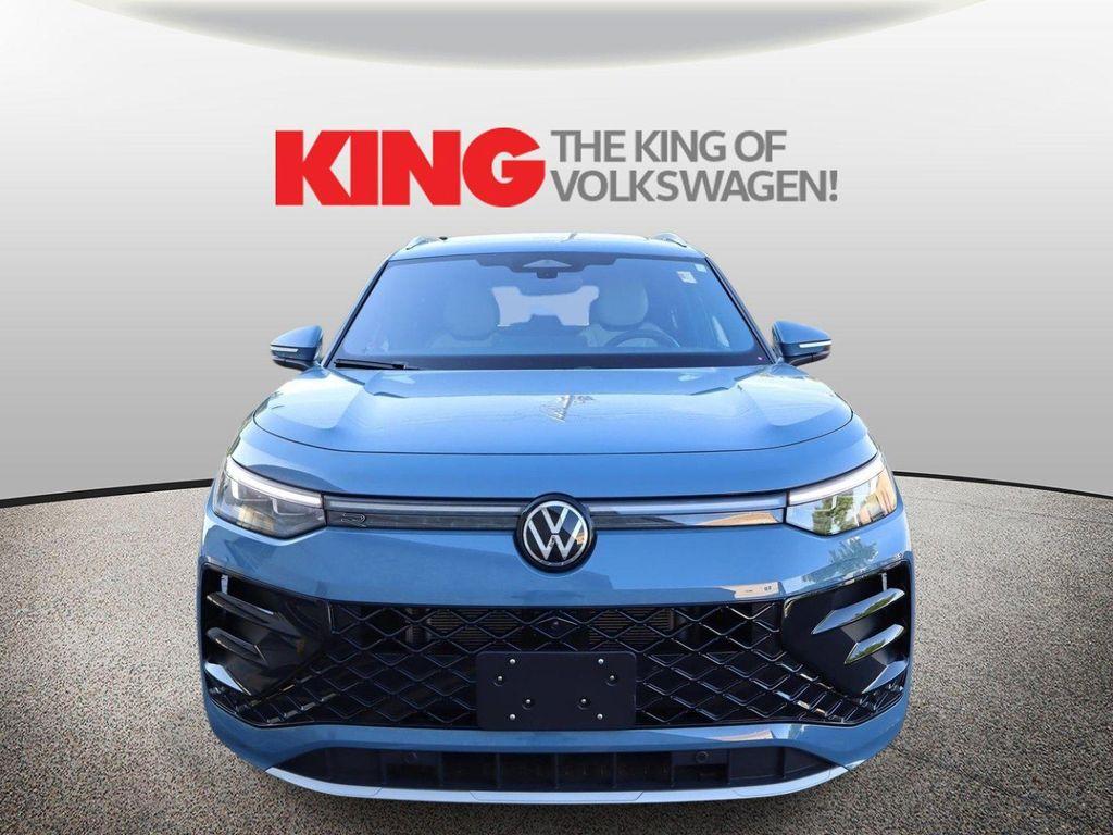 used 2025 Volkswagen Tiguan car, priced at $39,247