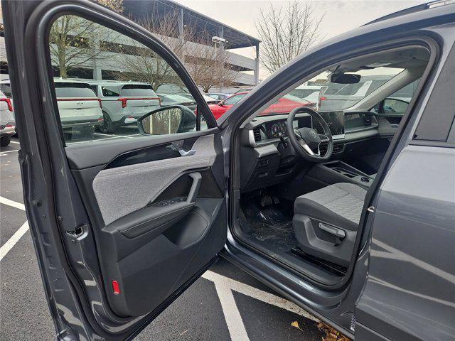 new 2026 Volkswagen Tiguan car, priced at $32,295