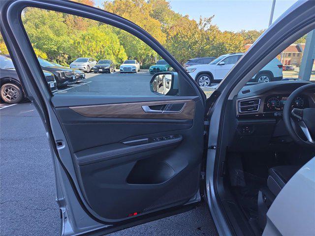 new 2026 Volkswagen Atlas car, priced at $38,928