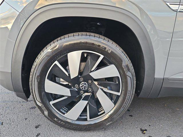 new 2026 Volkswagen Atlas Cross Sport car, priced at $42,038