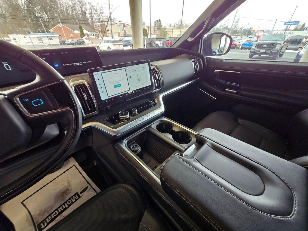 used 2025 Ford Expedition car, priced at $75,000