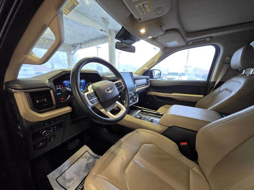 used 2024 Ford Expedition car, priced at $49,000