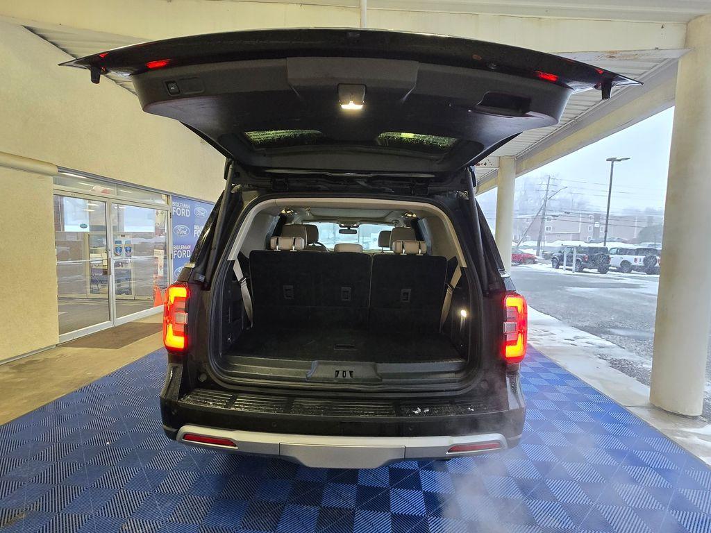 used 2024 Ford Expedition car, priced at $49,000