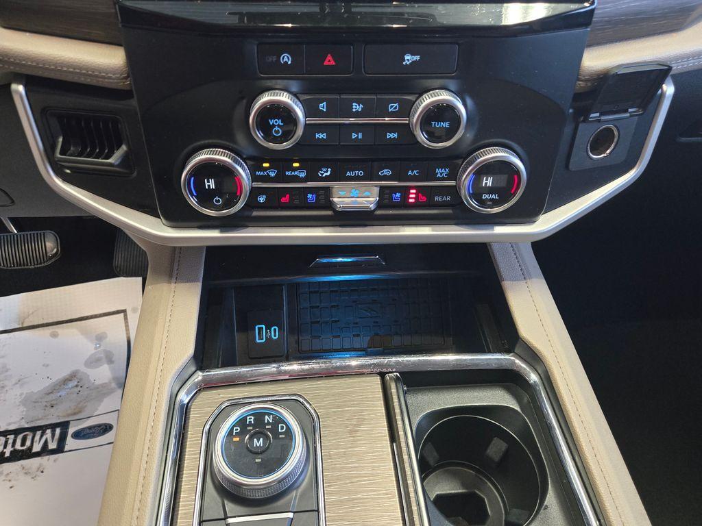 used 2024 Ford Expedition car, priced at $49,000