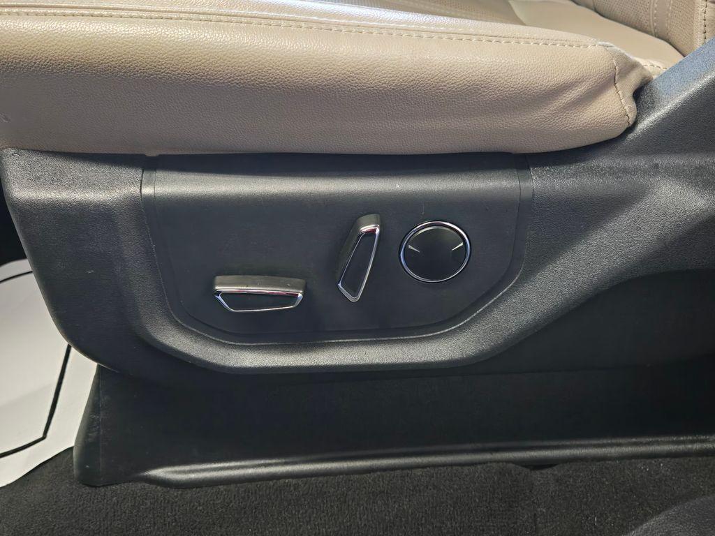 used 2024 Ford Expedition car, priced at $49,000