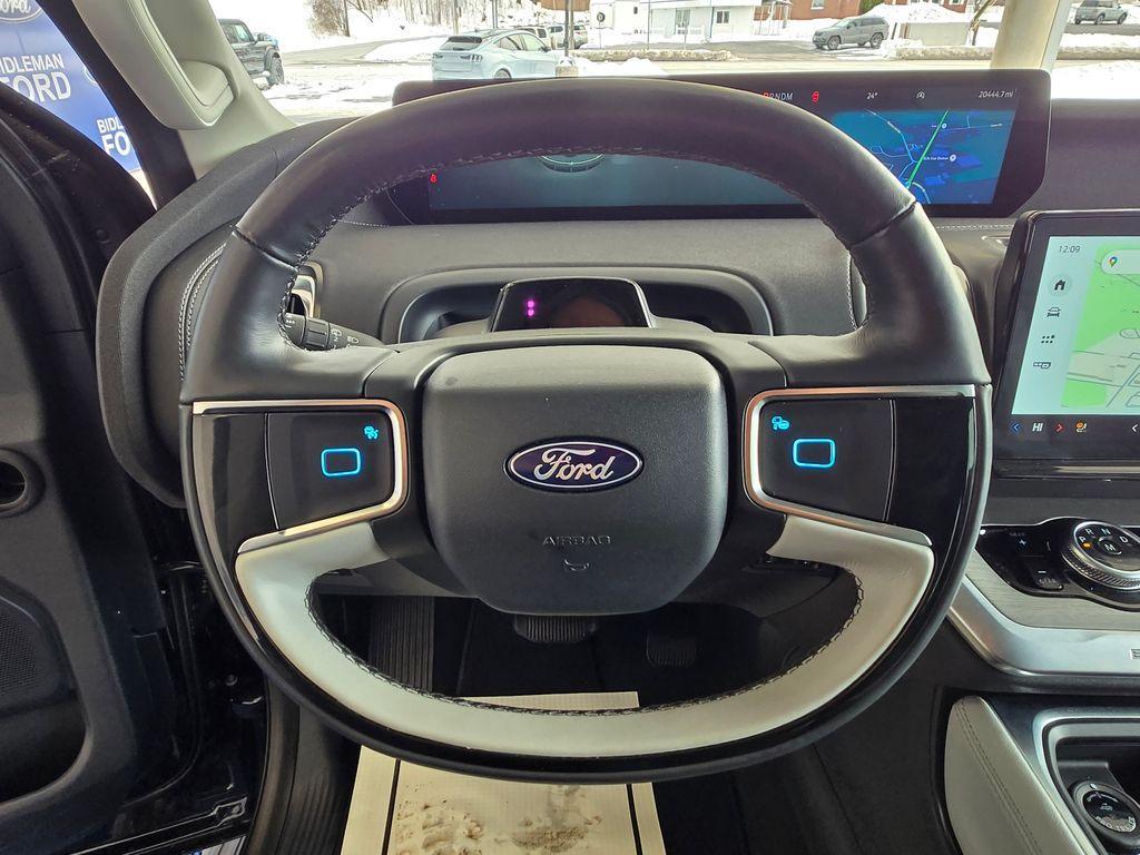 used 2025 Ford Expedition car, priced at $70,000