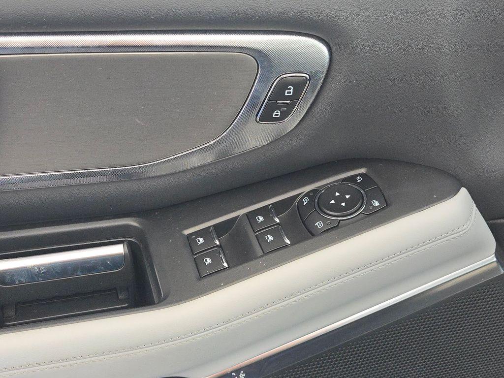 used 2025 Ford Expedition car, priced at $70,000