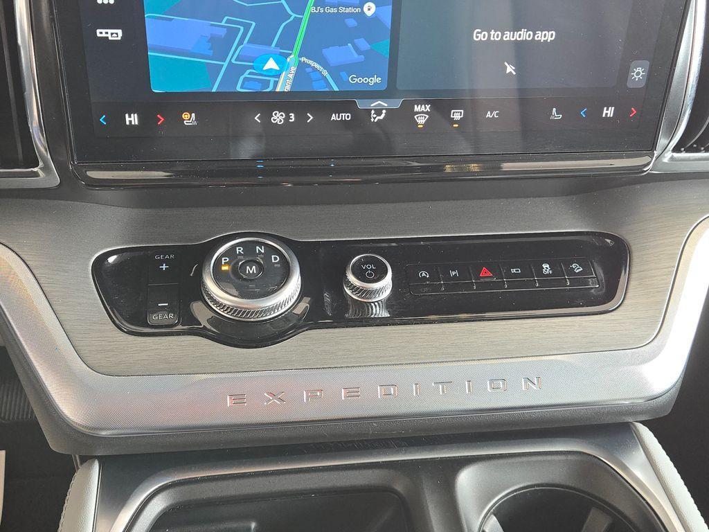 used 2025 Ford Expedition car, priced at $70,000