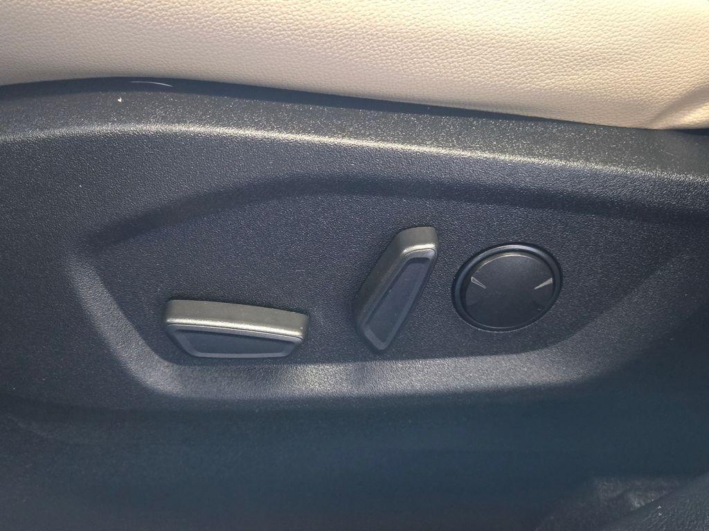 used 2022 Ford Edge car, priced at $25,000