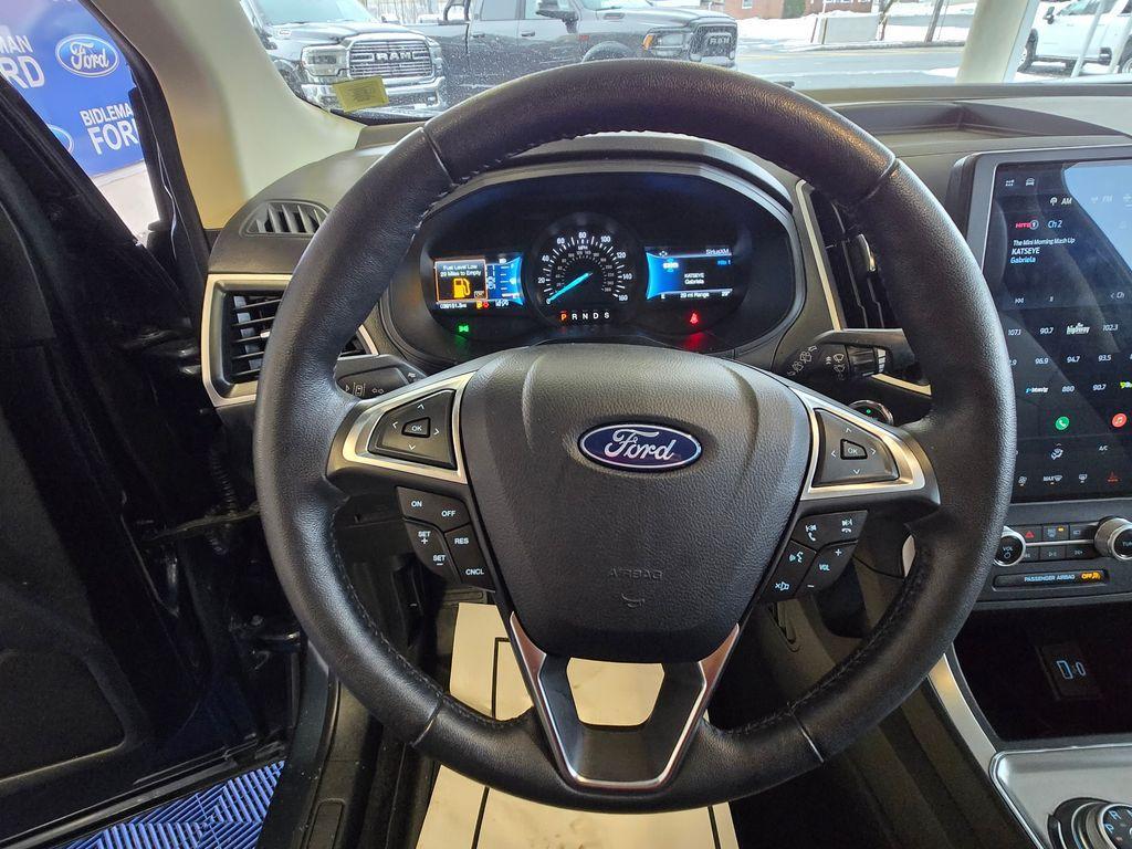 used 2022 Ford Edge car, priced at $25,000