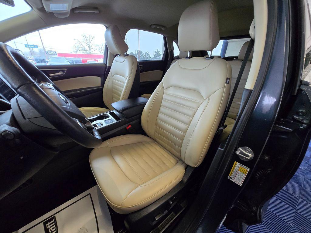 used 2022 Ford Edge car, priced at $25,000