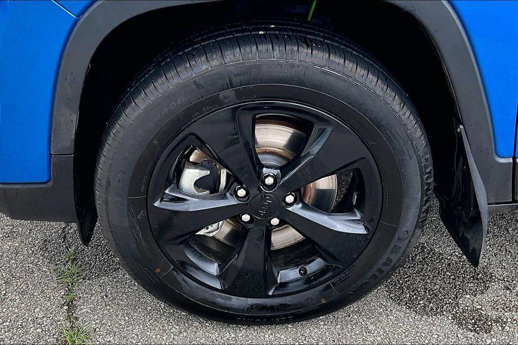 used 2021 Jeep Cherokee car, priced at $22,009