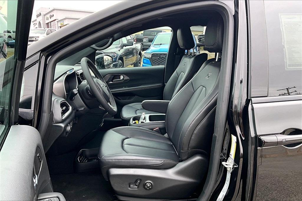 new 2026 Chrysler Pacifica car, priced at $53,211