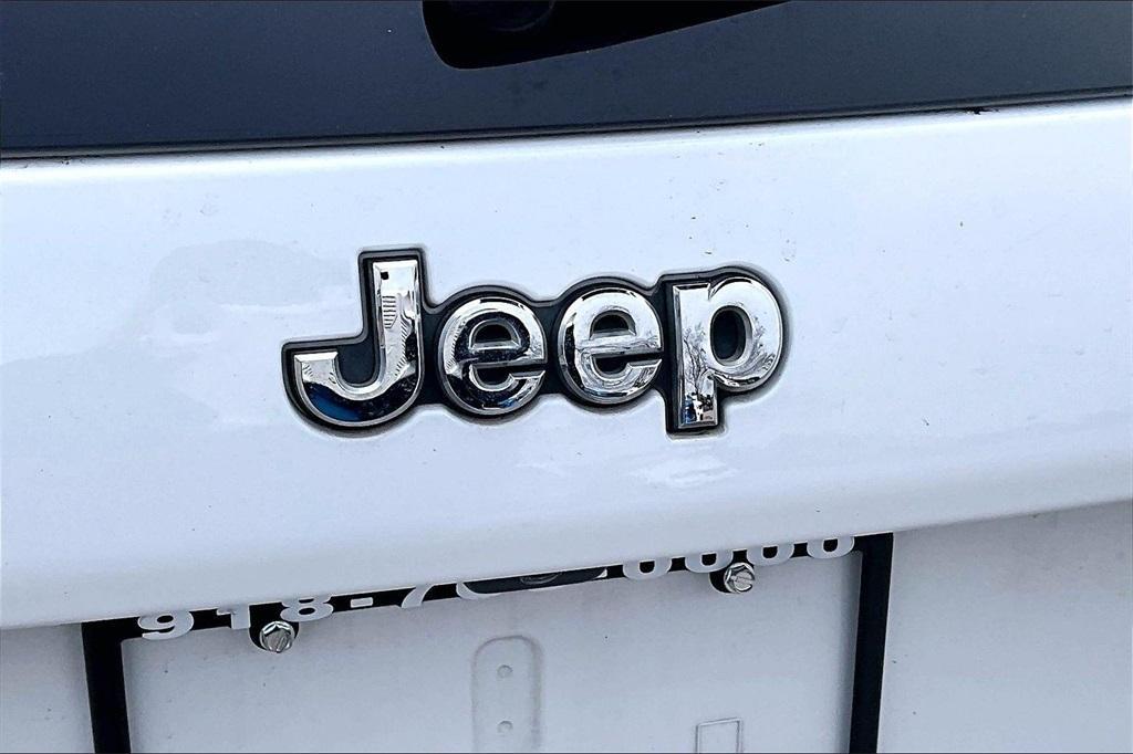 used 2019 Jeep Cherokee car, priced at $14,011