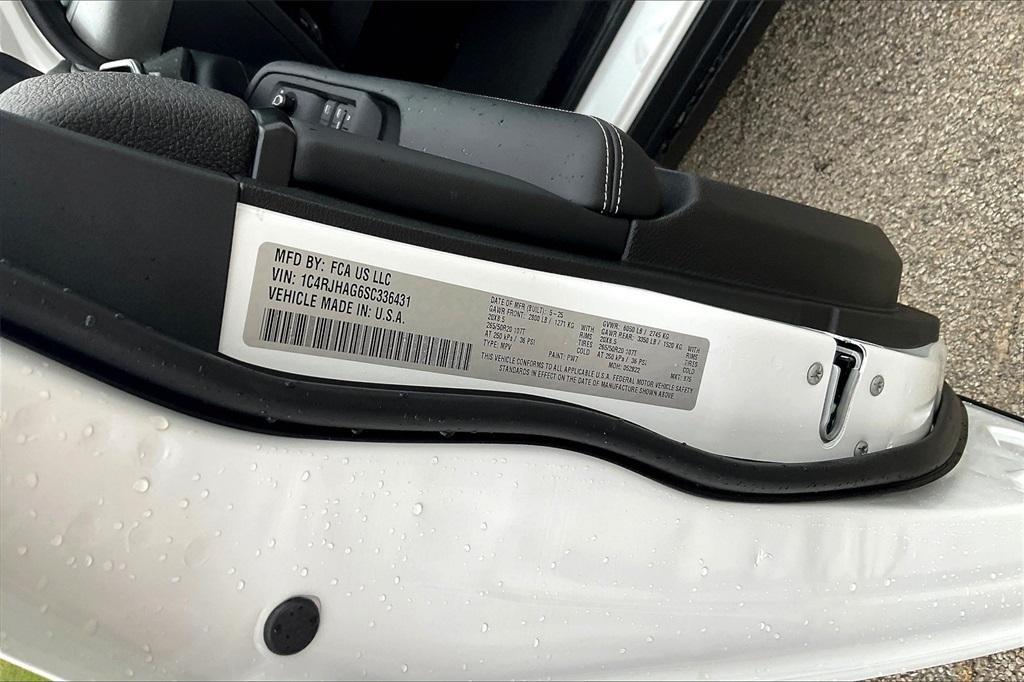 new 2025 Jeep Grand Cherokee car, priced at $36,414