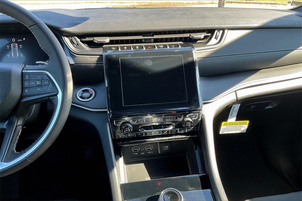 new 2025 Jeep Grand Cherokee car, priced at $34,223