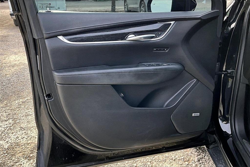 used 2020 Cadillac XT5 car, priced at $17,811