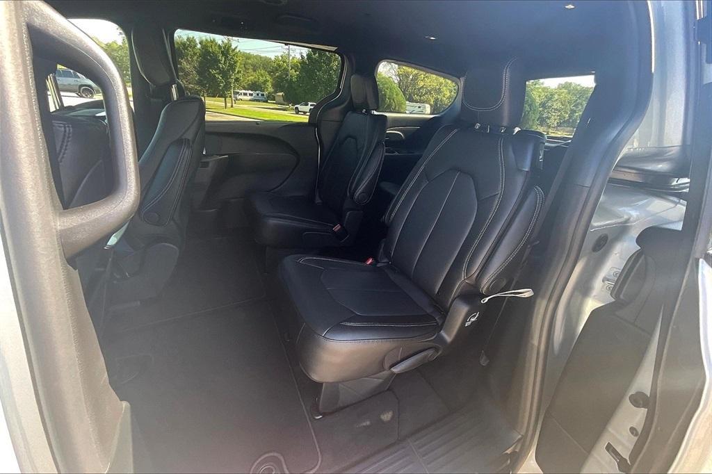 new 2026 Chrysler Pacifica car, priced at $43,674