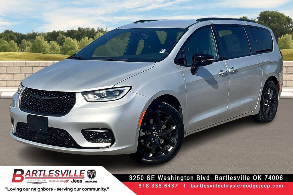 new 2026 Chrysler Pacifica car, priced at $43,371