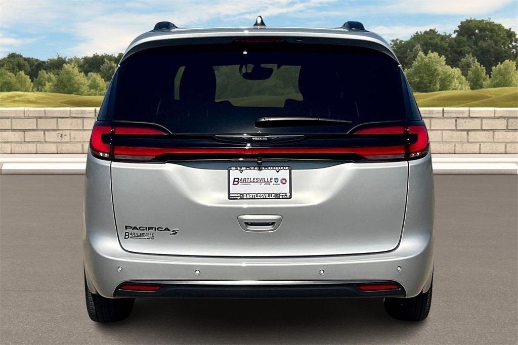 new 2026 Chrysler Pacifica car, priced at $43,674