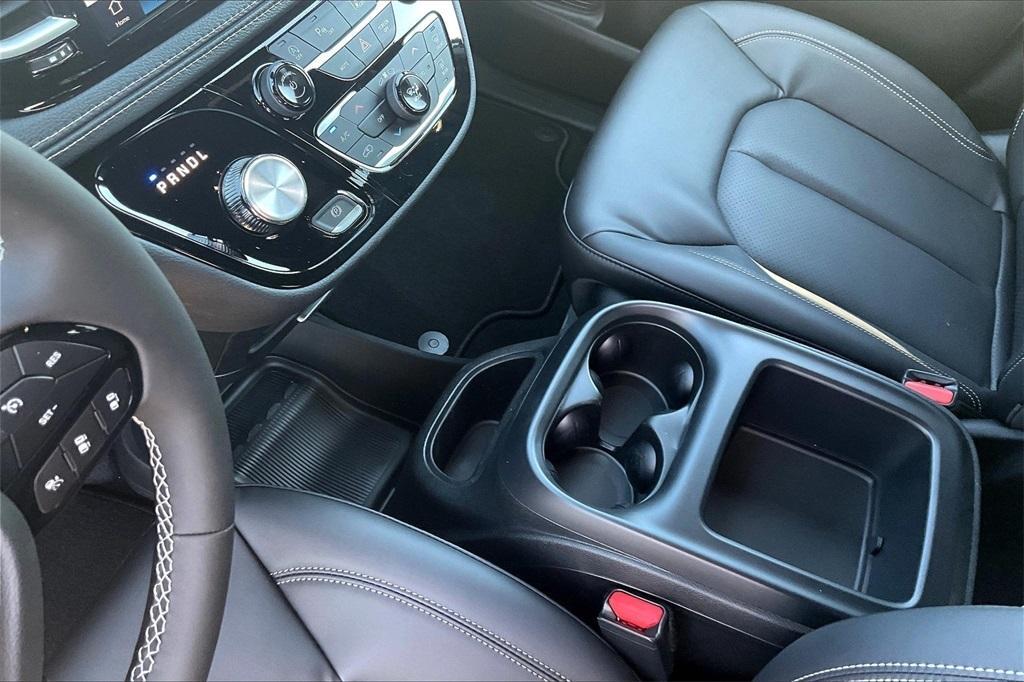 new 2026 Chrysler Pacifica car, priced at $43,674