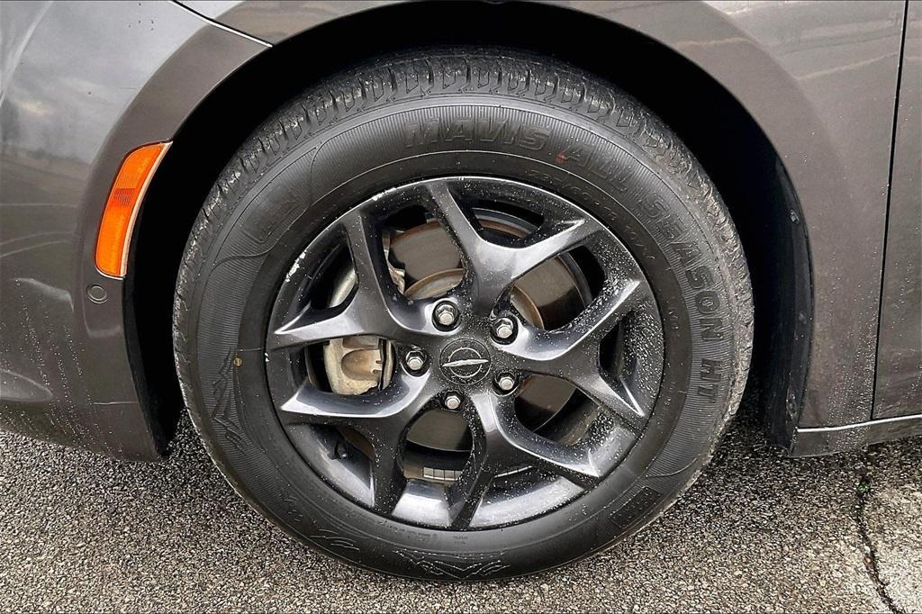 used 2018 Chrysler Pacifica car, priced at $17,811