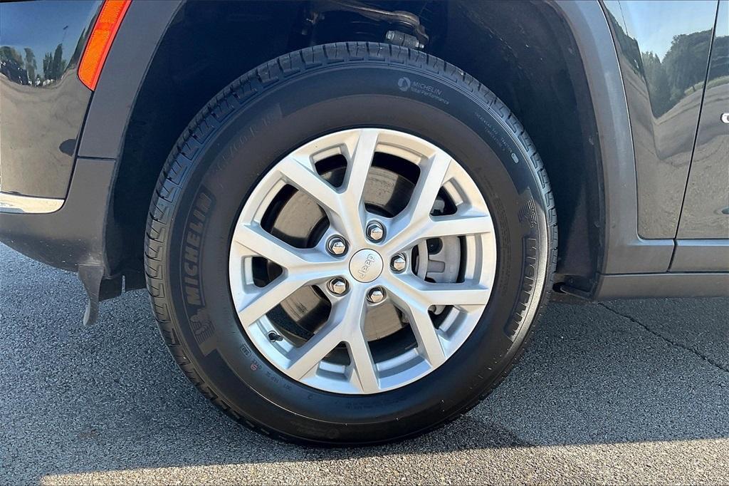 used 2024 Jeep Grand Cherokee L car, priced at $39,211