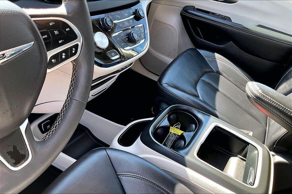 used 2024 Chrysler Pacifica car, priced at $28,609