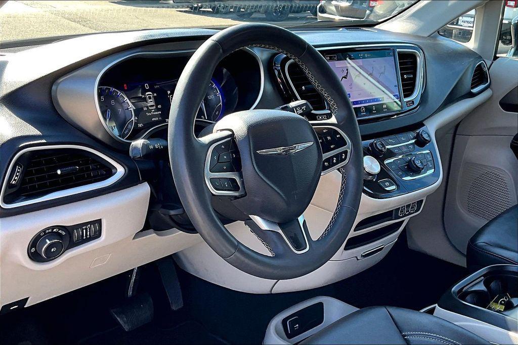 used 2024 Chrysler Pacifica car, priced at $28,609