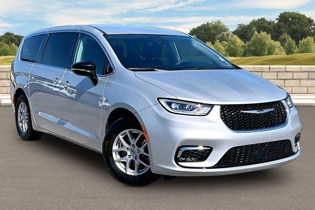 used 2024 Chrysler Pacifica car, priced at $28,609