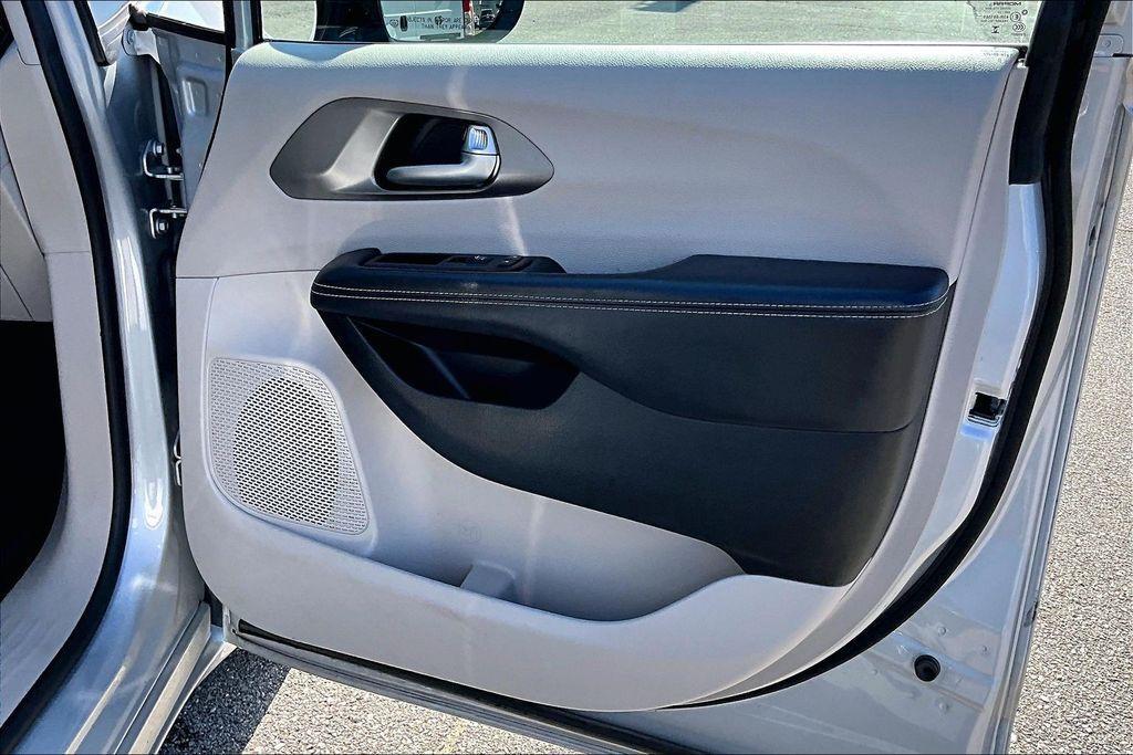 used 2024 Chrysler Pacifica car, priced at $28,609