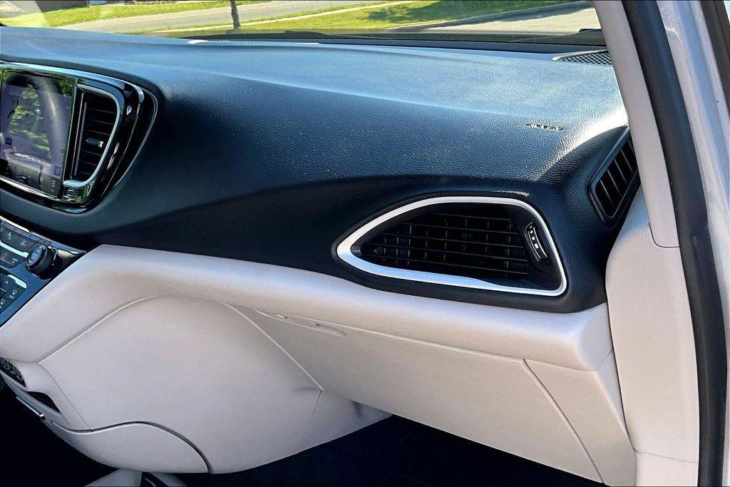 used 2024 Chrysler Pacifica car, priced at $28,609