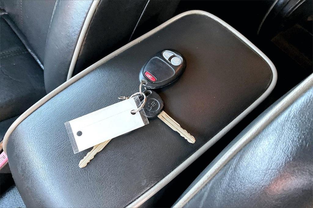 used 2006 Hummer H3 car, priced at $10,311