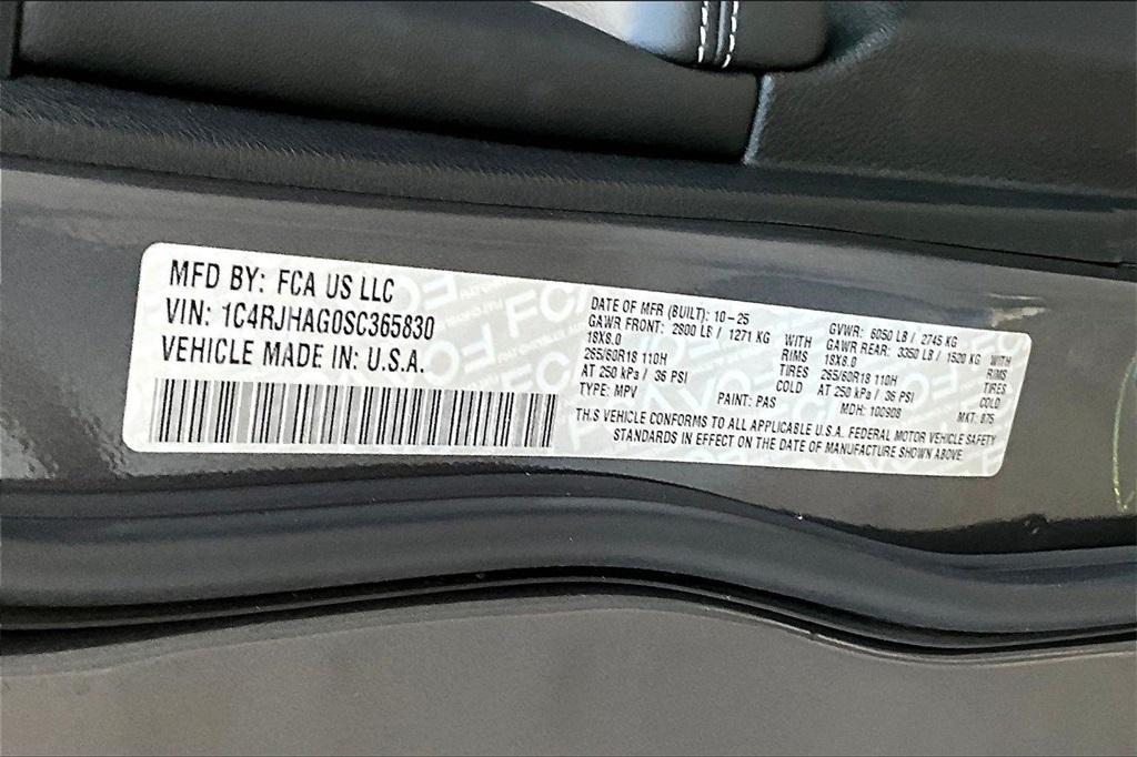 new 2025 Jeep Grand Cherokee car, priced at $34,853