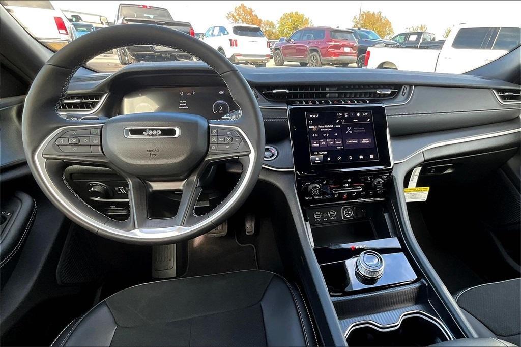 new 2025 Jeep Grand Cherokee car, priced at $37,764