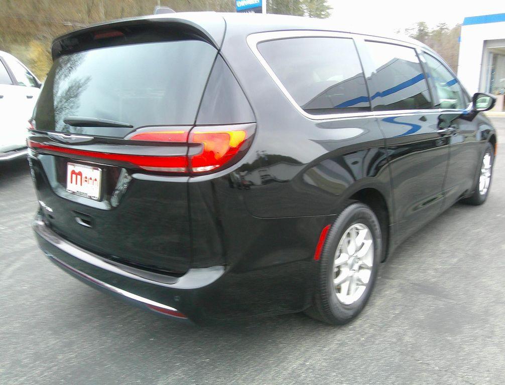 used 2024 Chrysler Pacifica car, priced at $29,900