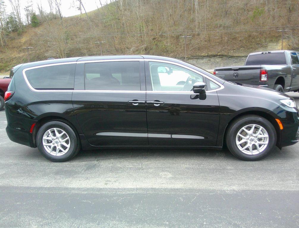used 2024 Chrysler Pacifica car, priced at $29,900