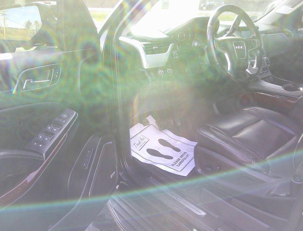 used 2019 GMC Yukon car, priced at $28,900