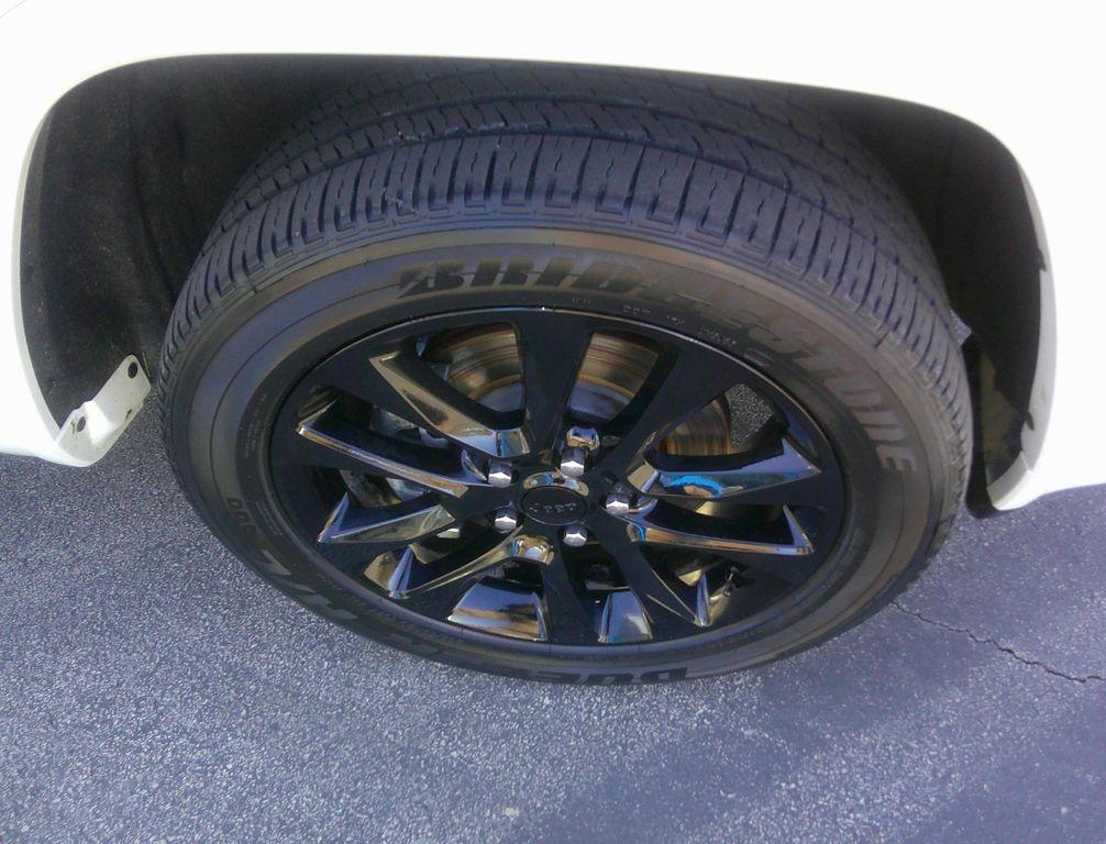 used 2021 Jeep Grand Cherokee car, priced at $21,800