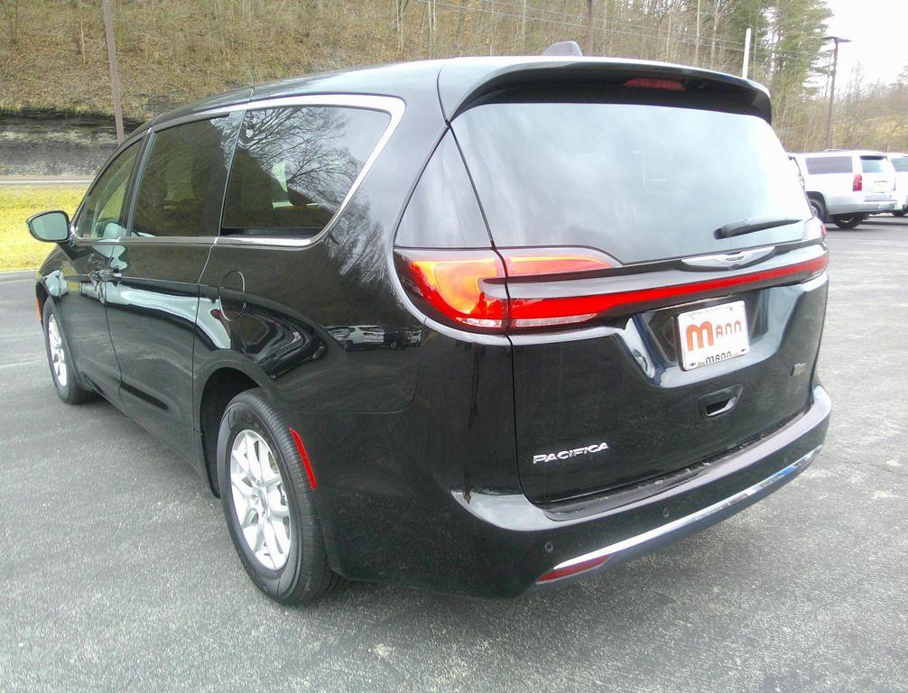 used 2024 Chrysler Pacifica car, priced at $29,900