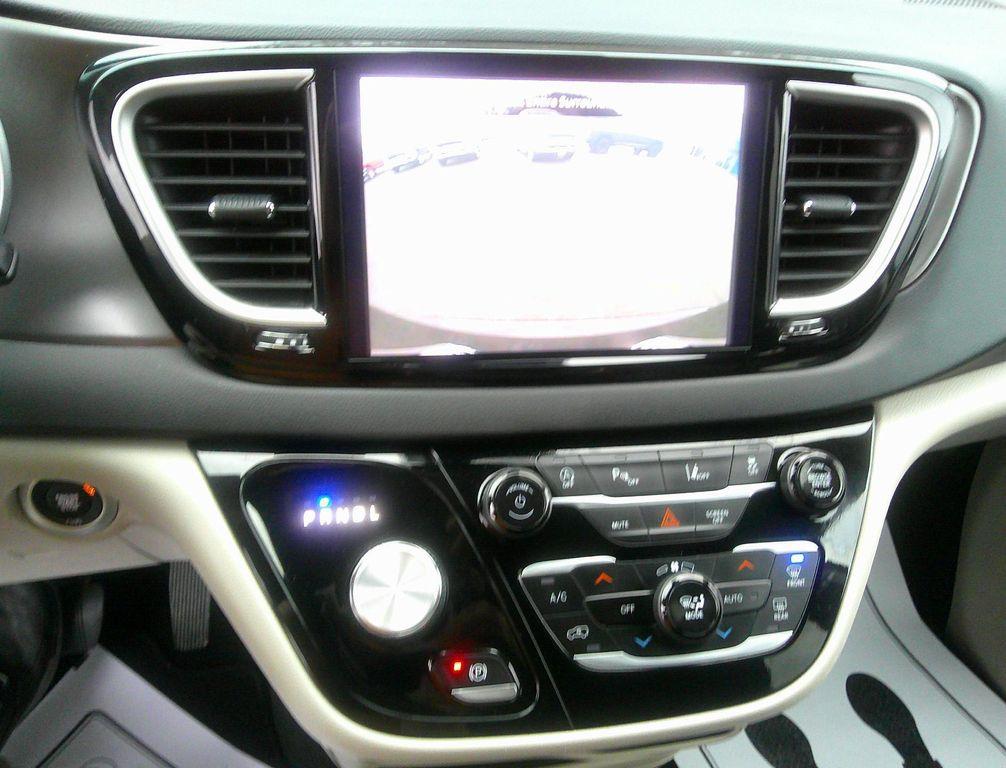 used 2024 Chrysler Pacifica car, priced at $29,900