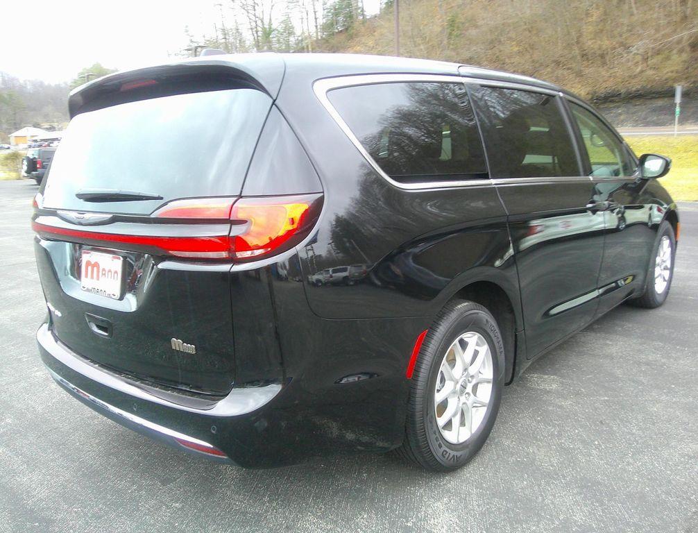 used 2024 Chrysler Pacifica car, priced at $29,900
