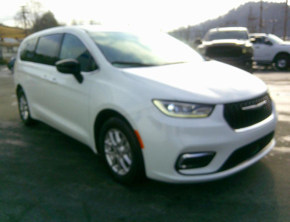 used 2024 Chrysler Pacifica car, priced at $31,850