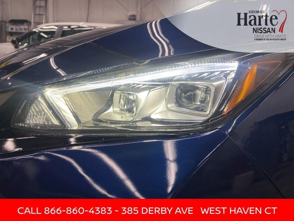 used 2022 Nissan Leaf car, priced at $13,494