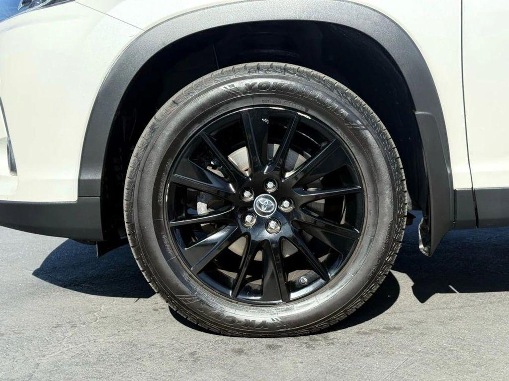 used 2019 Toyota Highlander car, priced at $26,495