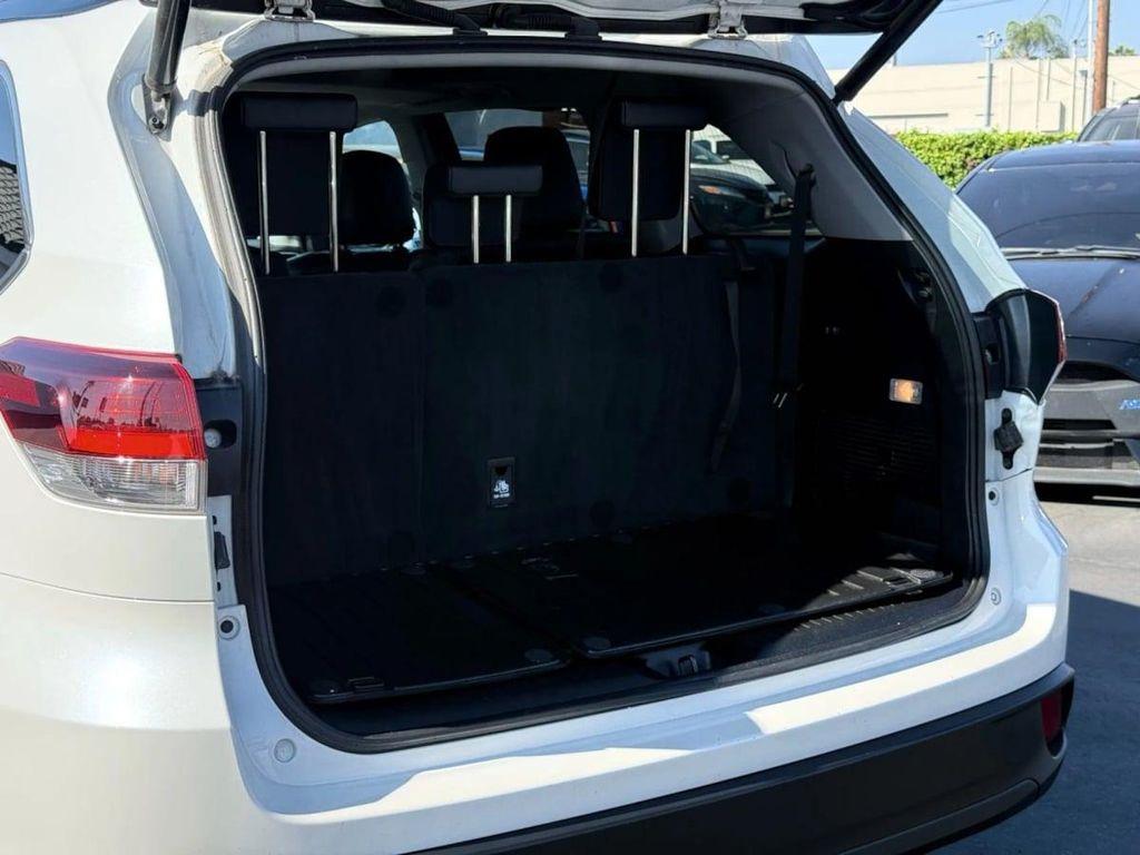 used 2019 Toyota Highlander car, priced at $26,495