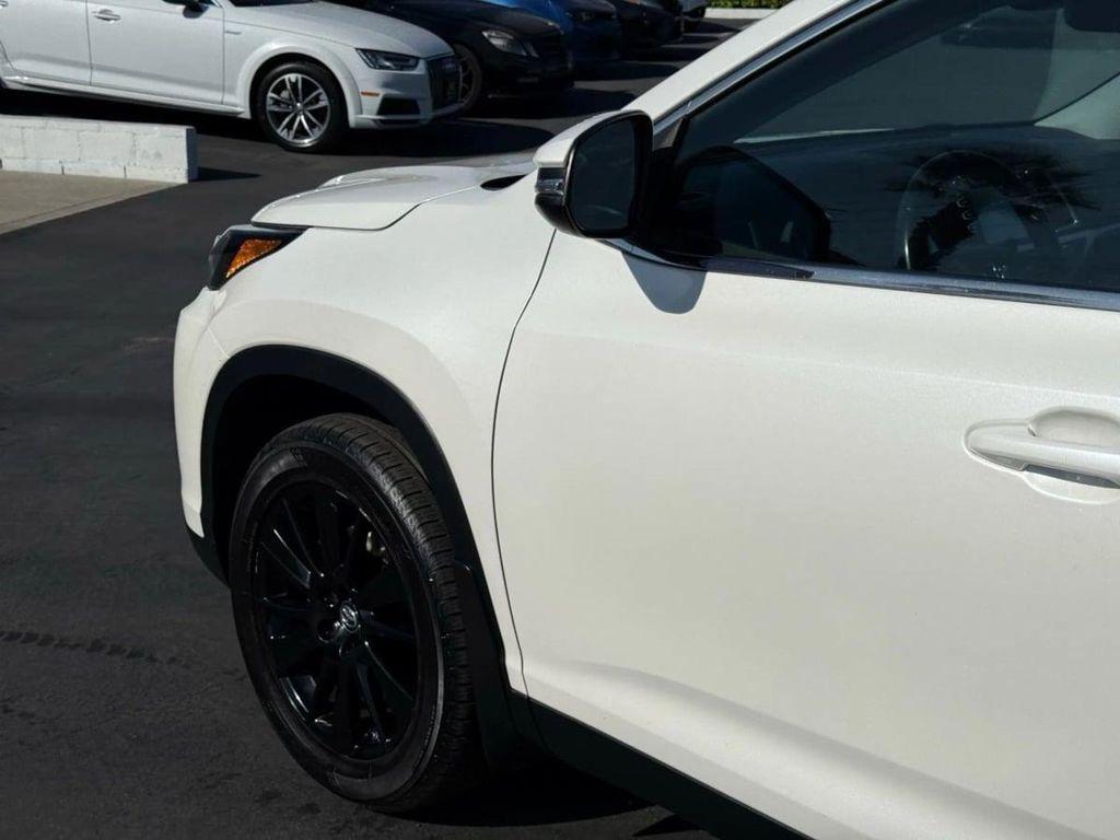 used 2019 Toyota Highlander car, priced at $26,495