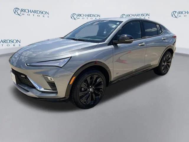 new 2025 Buick Envista car, priced at $28,732