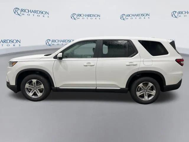 new 2025 Honda Pilot car, priced at $46,292