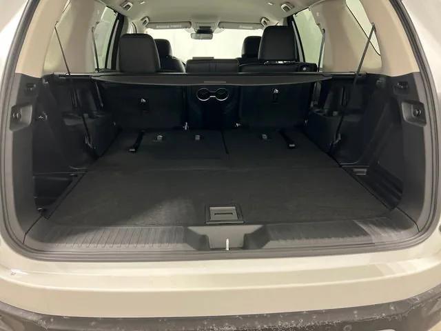 new 2025 Honda Pilot car, priced at $46,292